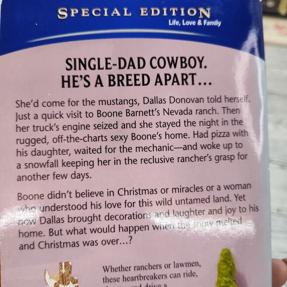 Christmas with the Mustang Man by Stella Bagwell 2011 Harlequin Romance - Picture 5 of 11